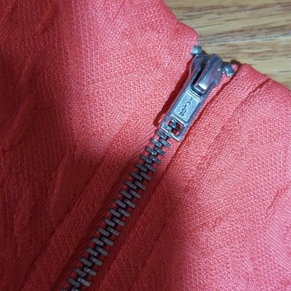 Vgt G by guess shortie top size lg - Picture 5 of 6